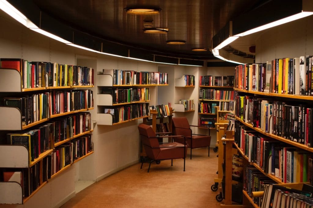book-bindings-books-indoors-2041540